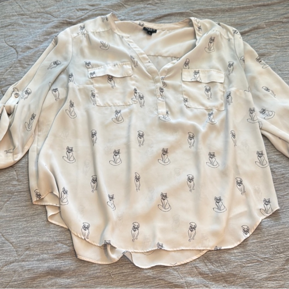 Torrid Cream Blouse with 3/4 Sleeves and Relaxed Fit